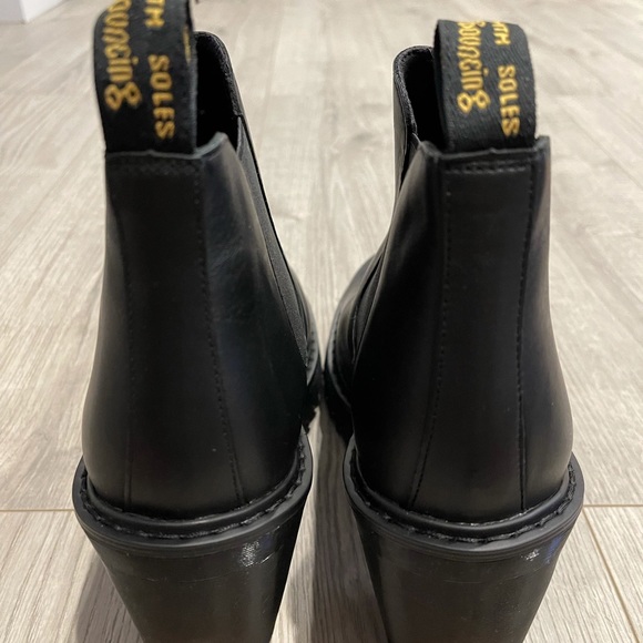 Dr. MARTENS HURSTON HEELED CHELSEA BOOTS BLACK  11 - Picture 5 of 6